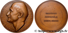 V REPUBLIC
Type : Médaille, Robert Schuman 
Date : 1969 
Mint name / Town : Monnaie de Paris 
Metal : bronze 
Diameter : 68  mm
Engraver : COCHET Robe...