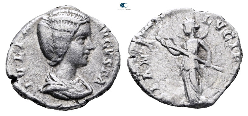 Julia Domna. Augusta AD 193-217. Rome
Denarius AR

18 mm, 2,56 g



Very ...