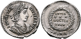 Constantius II, 337-361. Siliqua (Silver, 21 mm, 3.24 g, 12 h), Sirmium, 351-355. D N CONSTAN-TIVS P F AVG Pearl-diademed, draped and cuirassed bust o...