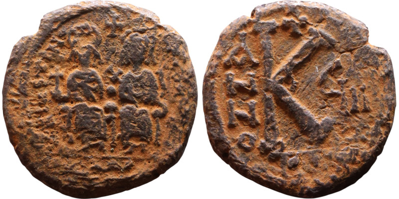 Justin II and Sophia (565-578) Hallf Follis Obverse: DN IVSTINVS PP AVG Justin a...