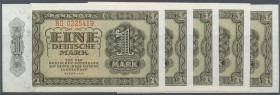 Set mit 6 Banknoten, davon 5 x 1 Mark 1948 kassenfrisch und fortlaufend nummeriert und eine Variante auf gelblich-braunem Papier als Ersatznote mit Se...