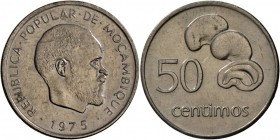Mosambik: UNVERAUSGABTES STÜCK: Präsident Samora Machel, 50 Centimos 1975, Cashew Nuß, vz.