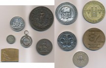 LOT 26 Stück: 5 Medaillen alle Welt:Landwirtschaft Uruquay 1895 , Nordirland 1912, Italien (Fossano) 1910 und Lettland (Mitau) o.J., dazu Ausstellungs...