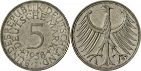 Bundesrepublik Deutschland 1948-2001: komplette Sammlung von 73 5-DM Kursmünzen 1951-1974 (J. 387, inkl. 1958 J), sehr schön und besser.