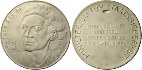 DDR: 3 großformatige Medaillen aus Meissner Porzellan (Durchmesser je 16 cm) auf die kommunistischen Widerstandskämpfer A. Harnack, I.Stöbe und F Schm...
