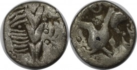 Keltische Münzen, KELTEN MITTLERE UND UNTERE DONAU. Philipp II. - Nachahmungen Kugelwange Drachme, (1,77g.), Vs.: Stilisierter Zeuskopf n. r. Rs.: Pfe...