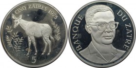 Weltmünzen und Medaillen, Zaire. Rettet die Tierwelt: Okapi. 5 Zaires 1975, Silber. 1.04 OZ. KM 10. Polierte Platte
