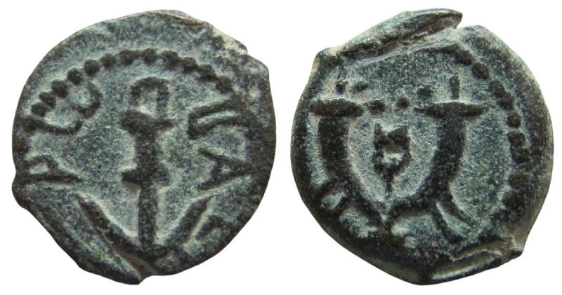 Judaea. Herod the Great, 40-4 BC. AE Prutah. Jerusalem mint.

15 mm. Weight: 1...