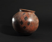 ARQUEOLOGÍA. PREHISPÁNICO. Cultura Nariño. Vasija globular con decoración geométrica (800-1500). Cerámica. Altura 16,5 cm. Diámetro 17 cm.

Ex colec...