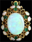 Colliers und Halsketten
Prachtvoller Anhänger, Gelbgold 585/1000, Öse 750/1000. Kunstvolle Goldschmiedearbeit mit großem ovalem Opal 24 X 30 mm, 7 ov...