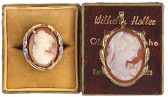 Ensembles
2-teiliges Ensemble, bestehend aus Kameo-Fingerring und Kameo-Anhänger, beide Gelbgold 333/1000 mit Bildplatte Frauenbüste. Zusammen 8,34 g...