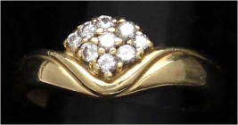 Fingerringe
Damenring Gelbgold 585/1000 mit 9 kl. Diamanten. Ringgröße 16. 2,09 g