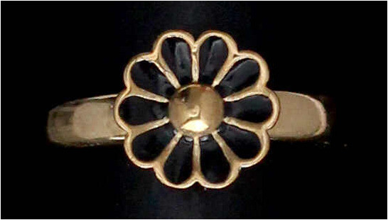 Fingerringe
Damenring Gelbgold 333/1000 mit schwarzer Blume. Ringgröße 15. 1,89...