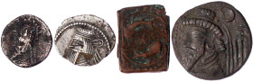 Orientalen
4 Münzen: Parther Drachmen von Artabanes II. und Sinatrakes, Elymais Tetradrachme Kamnaskires VI., Afghanistan Kupfer Falus von Kandahar. ...
