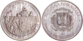 Dominikanische Republik
100 Pesos 5 Unzen Silber 1988. Kariben am Strand vor den ankommenden Schiffen der Entdecker. 155.53 g. 999/1000 Silber. Aufla...
