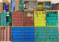 Frankreich
Lots
Großer Hortungsposten von 830 modernen Silbergedenkmünzen aus 2004 bis 2012. 728 Stück zu je 22,2 g. 900/1000 und 102 X 1/4 € La Fay...