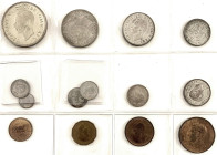 Grossbritannien
George VI., 1937-1952
Proofset (Specimen) zur Krönung 1937. 14 Münzen vom Farthing bis zur Crown, inklusive des Maundysets. Ohne Sch...