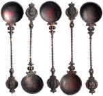 Polen
August III. v. Sachsen, 1733-1763
5 Silberlöffel mit eingearbeiteten 1/6 Talern 1763. Länge je 95 mm, zusammen 53,71 g. sehr schön