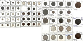 Russland
Lots
64 Münzen, Zarenzeit bis frühe Sowjetunion. Fast alle in Rähmchen. Von den Tropfkopeken bis zum Rubel. U.a. Rubel 1848, 1892, 1897, 18...
