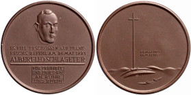 Drittes Reich
Grosse dunkelbraune Porzellanmedaille 1933 a.d. 10. Todestag Schlageters. Kopf über Schrift und Spruch/Grab. 88 mm. vorzüglich/Stempelg...