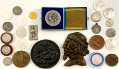 Erotik
Riesige Sammlung erotischer Medaillen und Plaketten, 19. bis 21. Jh. Über 600 Exemplare, viele großformatig. U.a. viel Frankreich und Belgien,...