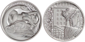 Erotik
Österreich
Silbermedaille o.J. von H. Wähner. Leda und der Schwan/Allegorie vor Wiener Postsparkasse. 38,5 mm; 46,62 g. Exemplar Nr. 00017/10...