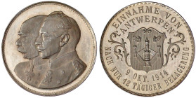 Erster Weltkrieg
Silbermedaille 1914. Einnahme von Antwerpen nach nur 12 tägiger Belagerung. 33,3 mm; 14,57 g. Polierte Platte, selten. Zetzmann 4037...