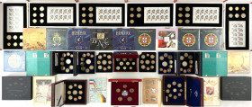 Ausland
Europa
26 offizielle Kursmünzensätze aus 1999 bis 2008 von Andorra bis Zypern. Dabei bessere Ausgaben wie Finnland Diamond Proof Set 2003, L...