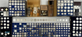 Sammlungen allgemein
Münzsammlung alle Welt ab ca. 1920, meist aber 1980/90er Jahre. Dabei viele Silbermünzen, u.a. Österreich Schilling-Silbergedenk...