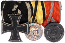 Deutschland
Deutsche Länder, bis 1918
Dreier-Ordensspange: EK II 1914, Württemberg Silbermed. für Tapferkeit und Treue, DA 9 Jahre. sehr schön/vorzü...