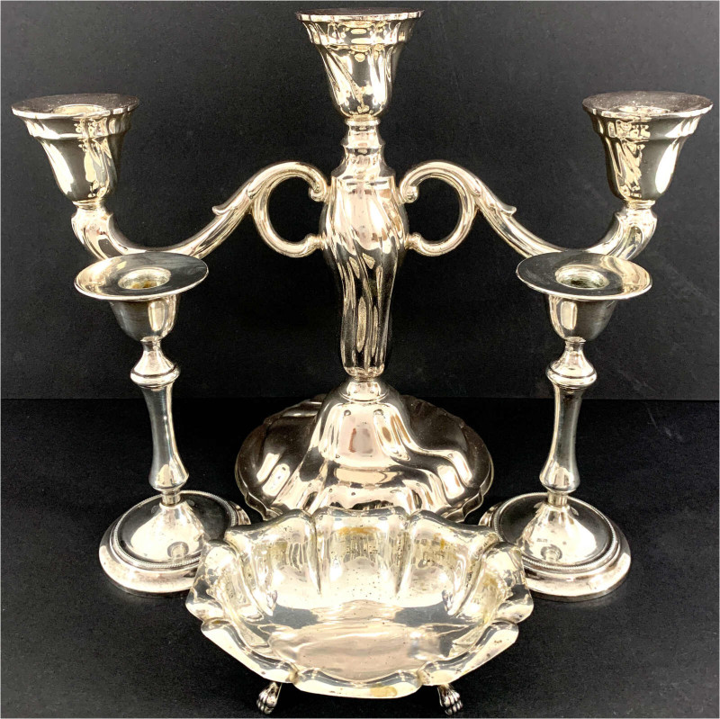Silber
4 Teile: Kandelaber für 3 Kerzen, Wilkens, Silber 835/1000, Höhe 25 cm, ...