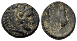 Kings of Macedon. Alexander III "the Great" (336-323 BC). Uncertain mint. Æ (18mm,5.7g). Head of Herakles r., wearing lion's skin. R/ Club, bow and qu...