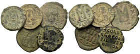 Lot of 5 Æ Byzantine coins, to be catalogued. Lot sold as is, no return.