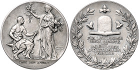 Bayern. 
Prinzregent Luitpold 1886-1913. Mattierte Silbermedaille o.J. (v. Wadere) EHRE DER ARBEIT, Prämie des Bayerischen Industriellenverbandes, i....