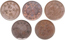 China. 
Republik 1912-1949. Lot von 5 Münzen: 10 Cash (10 Wen) o.J. (1912) u. (1920), HUNAN Provinz: 10 Cash (1902-1906) Drache (Verprägung am Rand) ...