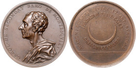 Frankreich. 
Ludwig XV. 1715-1774. Lot von 2 Stücken: Bronzemedaille (um 1900) mit Stempelverwendung der Medaille v. Dassier 1753, auf den Schriftste...