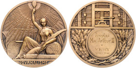 Frankreich. 
Vichy-Regime 1940-1944. Vergoldete Bronzemedaille o.J. (v. R. Cochet) 'JOURNALISME', verliehen an: Douglas MacArthur II., Vichy 1940-194...