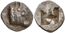 GAULE TRANSALPINE, Massalia, AR hémiobole milésiaque, vers 485-470 av. J.-C. Type d'Auriol. D/ T. de veau à d., l'oreille pointue posée sur un point, ...