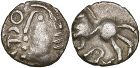 GAULE CELTIQUE, Sequani, AR quinaire, 1er s. av. J.-C. D/ T. à g. Devant, TOG. R/ Cheval galopant à g. En dessous, un serpent. Allen, BMC, 394-397; D...