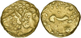 GAULE BELGIQUE, Ambiani, AV statère, 1er s. av. J.-C. Type biface. Classe I a. D/ T. réaliste à d., avec une large couronne, le nez et les lèvres figu...