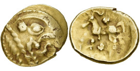 GAULE BELGIQUE, Bellovaci, AV statère, avant 57 av. J.-C. Classe I. D/ Profil très schématisé à d. Un astre à g. de l'oeil et la bouche figurée par un...