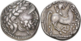 PANNONIE, AR tétradrachme, 2e s. av. J.-C. Type d'Audoléon au triskèle. D/ T. l. de Zeus à d. R/ Cavalier chevauchant à d. En dessous, triskèle. Reste...