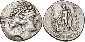 TRANSYLVANIE, AR tétradrachme. Imitation de Thasos. D/ T. de Dionysos à d., cour. de lierre. R/ Héraclès deb. de f., t. à g., ten. sa massue. À g., ....