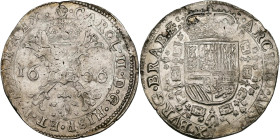 BRABANT, Duché, Charles II (1665-1700), AR patagon, 1666, Bruxelles. D/ Croix de Bourgogne sous une couronne, portant le bijou de la Toison d'or. R/ E...