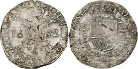 VLAANDEREN, Graafschap, Philips IV (1621-1665), AR patagon, 1652, Brugge. Vz/ Gekroond stokkenkruis met een vuurijzer tussen het jaartal en het juweel...