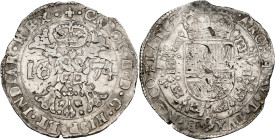 VLAANDEREN, Graafschap, Karel II (1665-1700), AR patagon, 1674, Brugge. Vz/ Gekroond stokkenkruis met een vuurijzer tussen het jaartal en het juweel v...