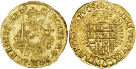 BRABANT, Duché, Charles Quint (1506-1555), AV réal d'or, s.d. (1546-1556), Anvers. Ponctuation par points. D/ L'empereur couronné de f., ten. l'épée e...