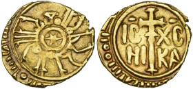 ITALIE, SICILE, Roger II, roi (1130-1154), AV tari, après 1140, Messine. D/ Légende coufique. Au centre, une étoile. R/ IC-XC/ NI-KA de part et d'autr...