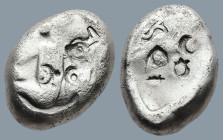 ACHAEMENID EMPIRE. Time of Darios I to Xerxes II (Circa 485-420 BC). Sardes.
AR Siglos (12,3mm 5,3g))
Obv: Persian king in kneeling-running stance r...
