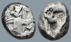 ACHAEMENID EMPIRE. Time of Artaxerxes II to Artaxerxes III (Circa 375-340 BC). Sardes.
AR Siglos (12,4mm 5,5g)
Obv: Persian king in kneeling-running...